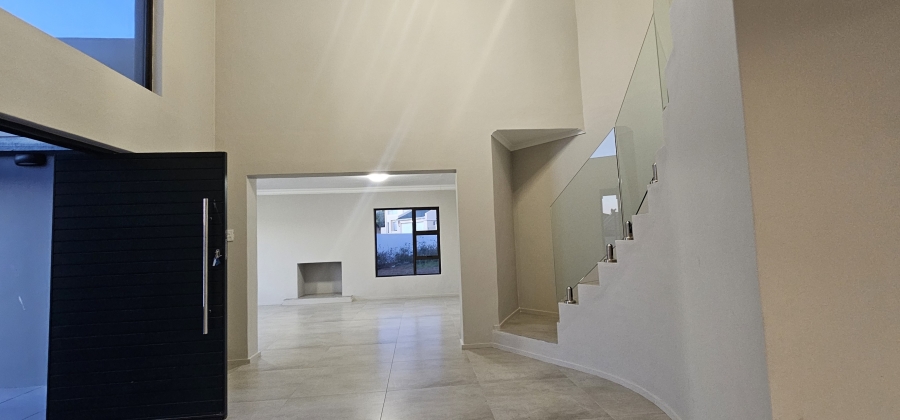 5 Bedroom Property for Sale in Myburgh Park Western Cape